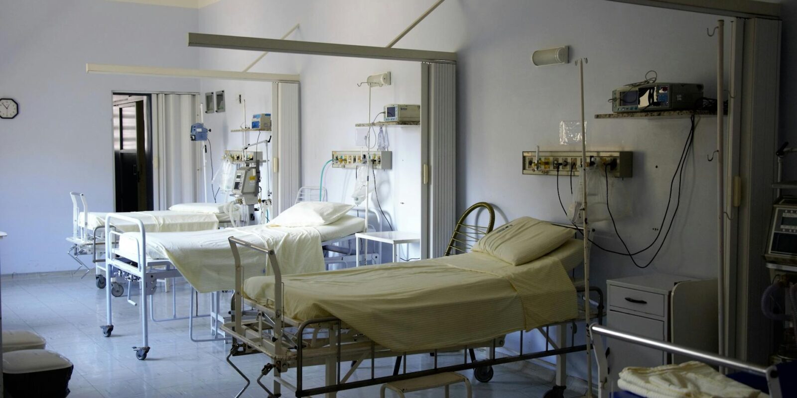 white hospital beds